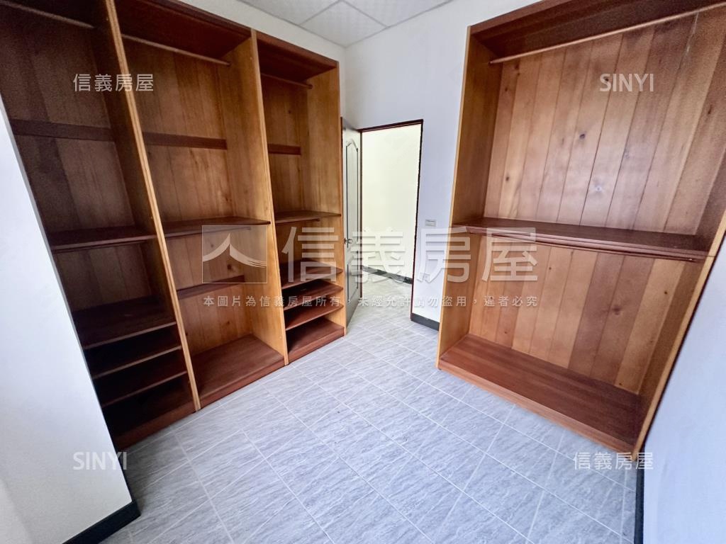 龍井藝術街邊間臨路透天房屋室內格局與周邊環境