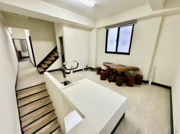 龍井藝術街邊間臨路透天