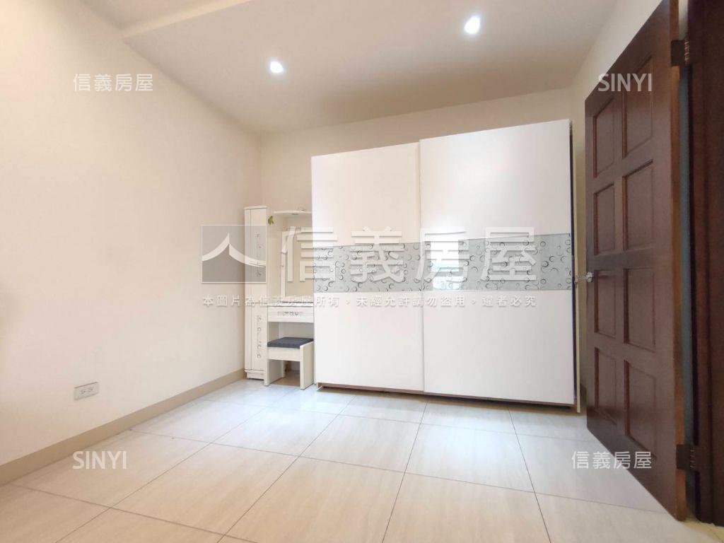 遠眺山景鉑悅兩房車位房屋室內格局與周邊環境