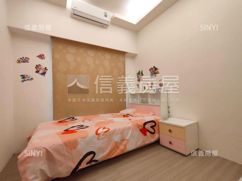 遠眺山景鉑悅兩房車位房屋室內格局與周邊環境