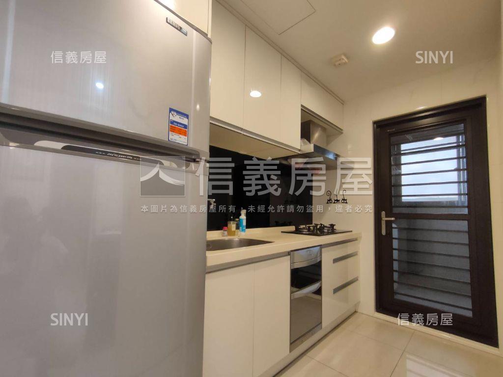 遠眺山景鉑悅兩房車位房屋室內格局與周邊環境