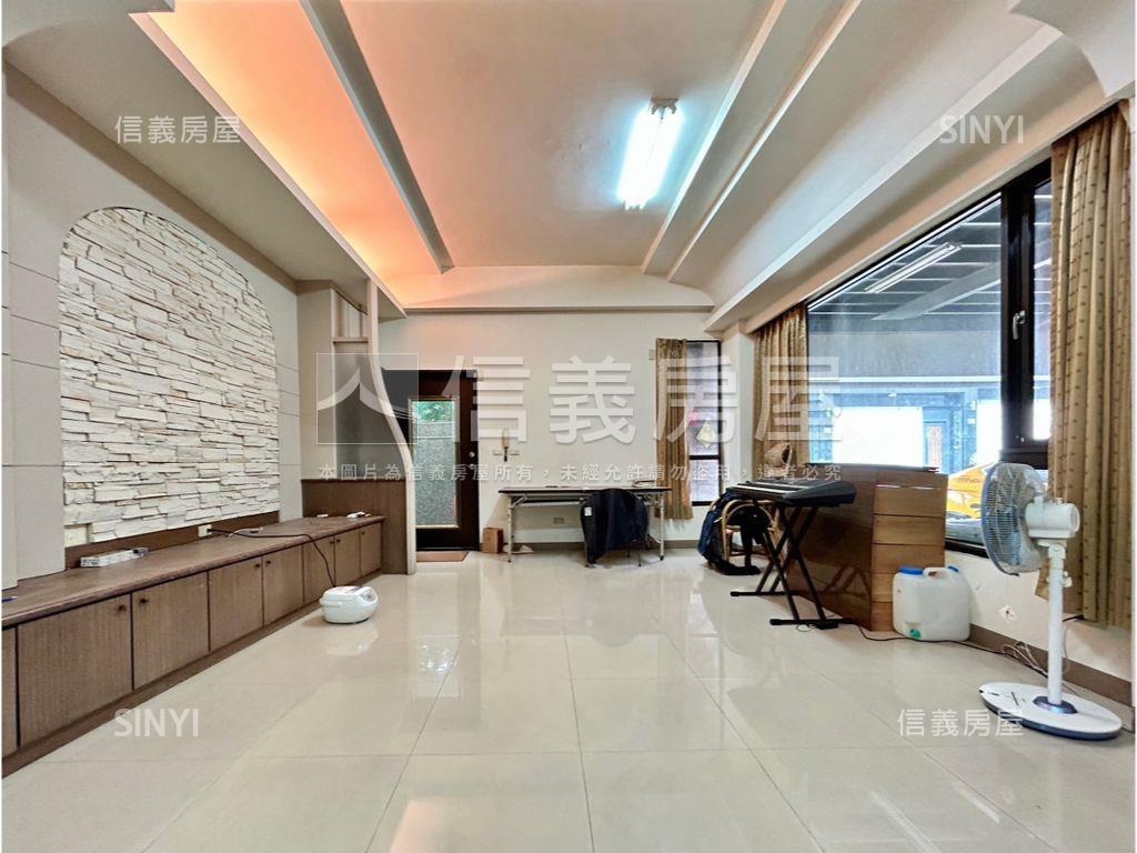 小港正街質感面寬透天房屋室內格局與周邊環境