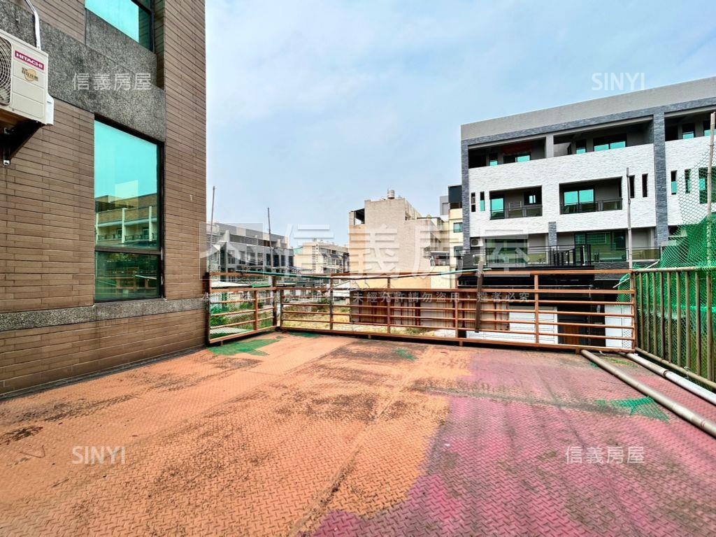 小港正街質感面寬透天房屋室內格局與周邊環境