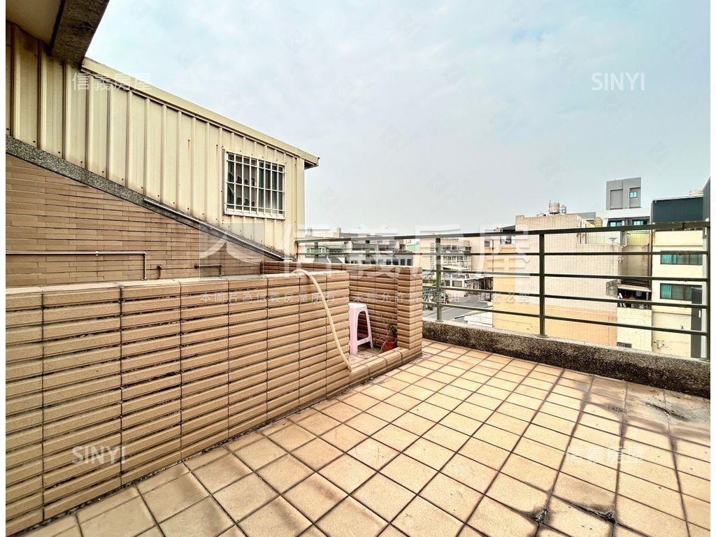 小港正街質感面寬透天房屋室內格局與周邊環境
