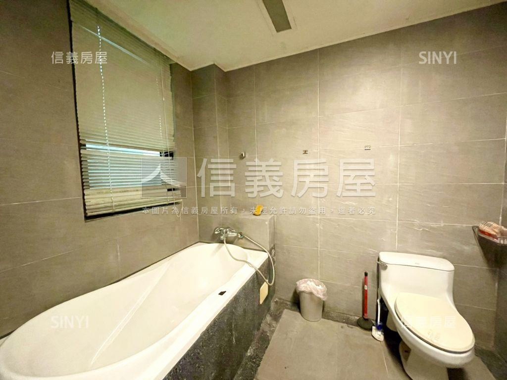 小港正街質感面寬透天房屋室內格局與周邊環境