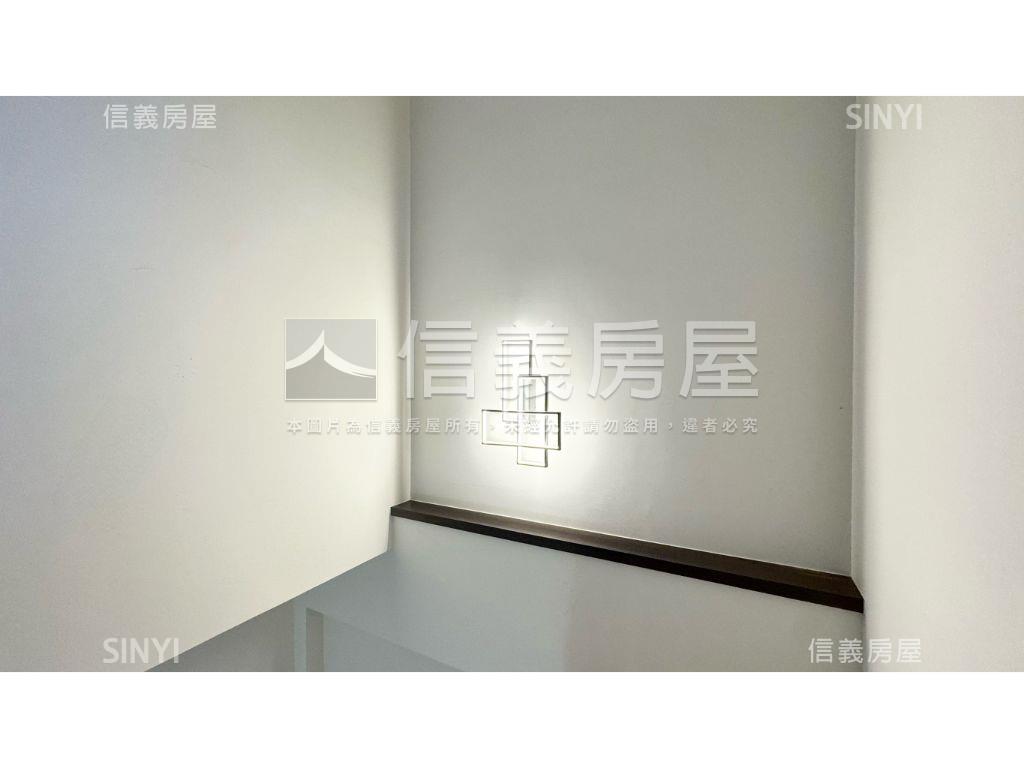 近科工區約７年質感車墅房屋室內格局與周邊環境