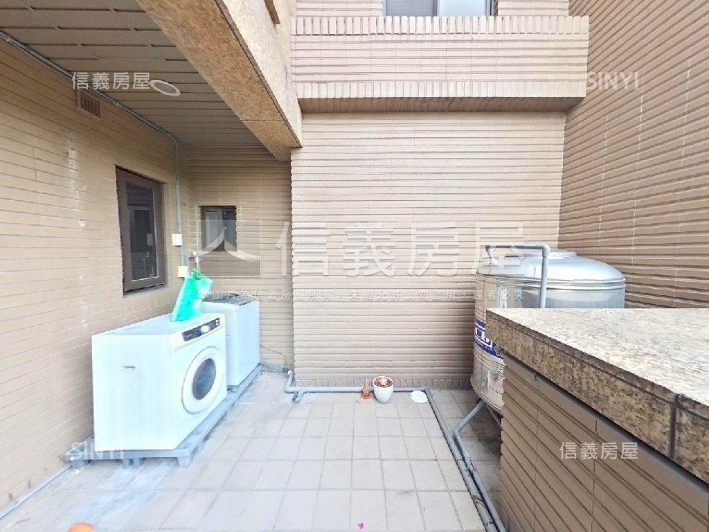 售租捷運新莊站永鼎金店面房屋室內格局與周邊環境