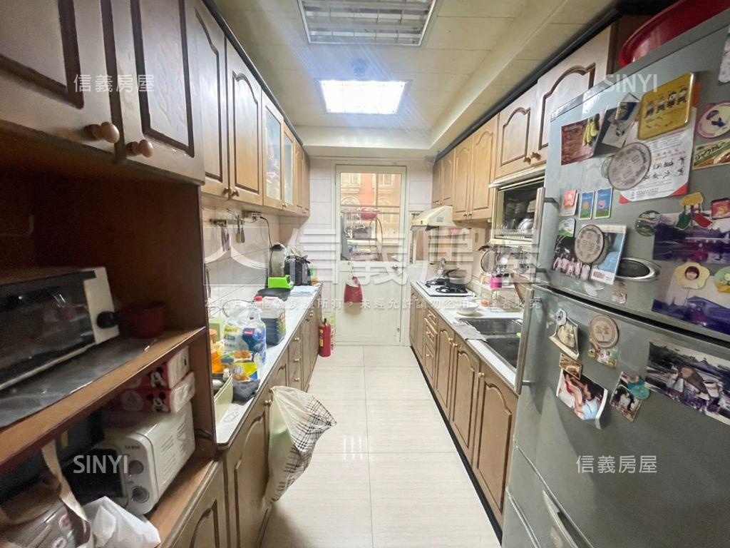 近南崁好市多三房大車位房屋室內格局與周邊環境