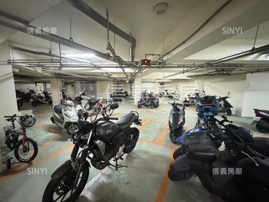置產收租９年屋電梯四套房房屋室內格局與周邊環境