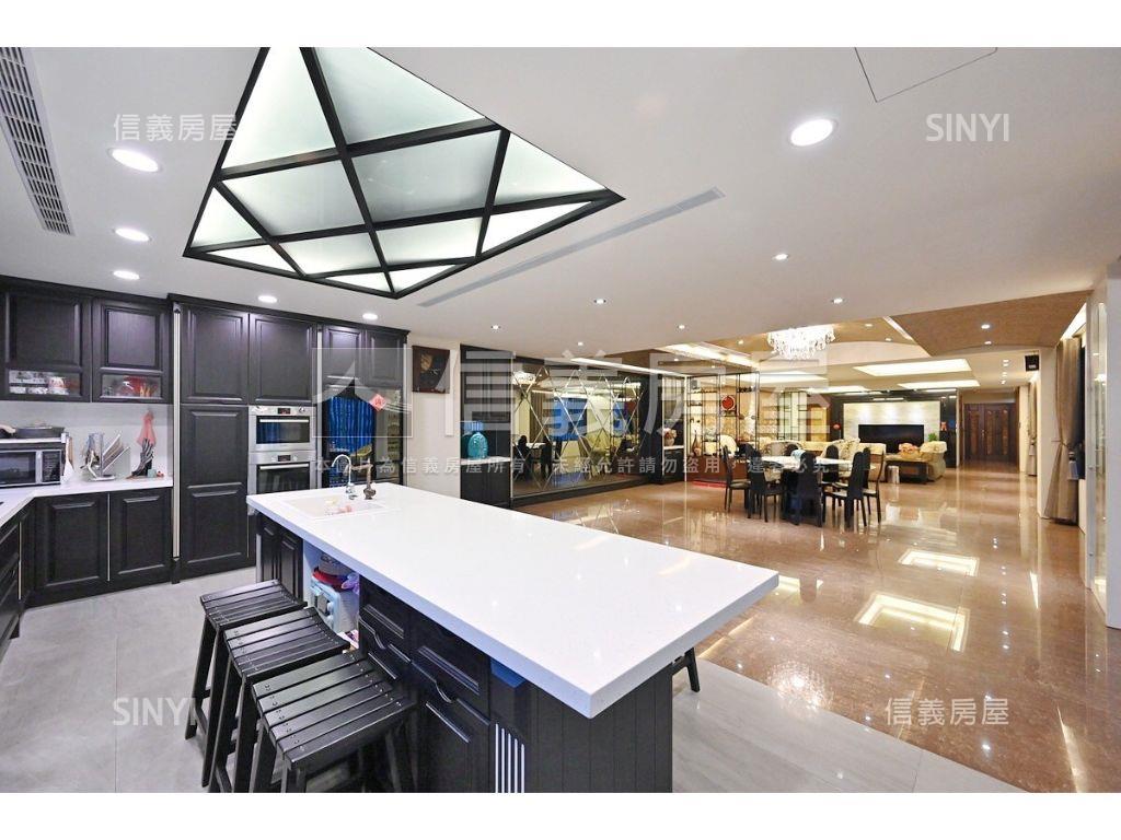 專任北屯住三角間企業總部房屋室內格局與周邊環境