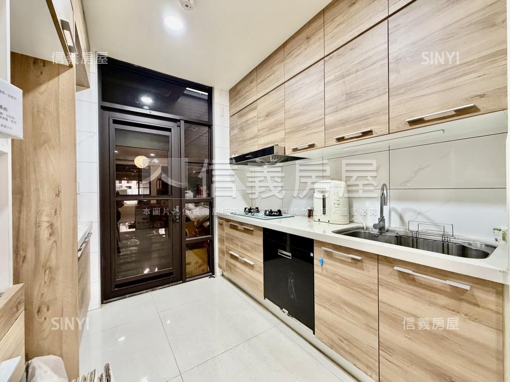 澤緣Ｔ－ＨＯＵＳＥ面馬路房屋室內格局與周邊環境