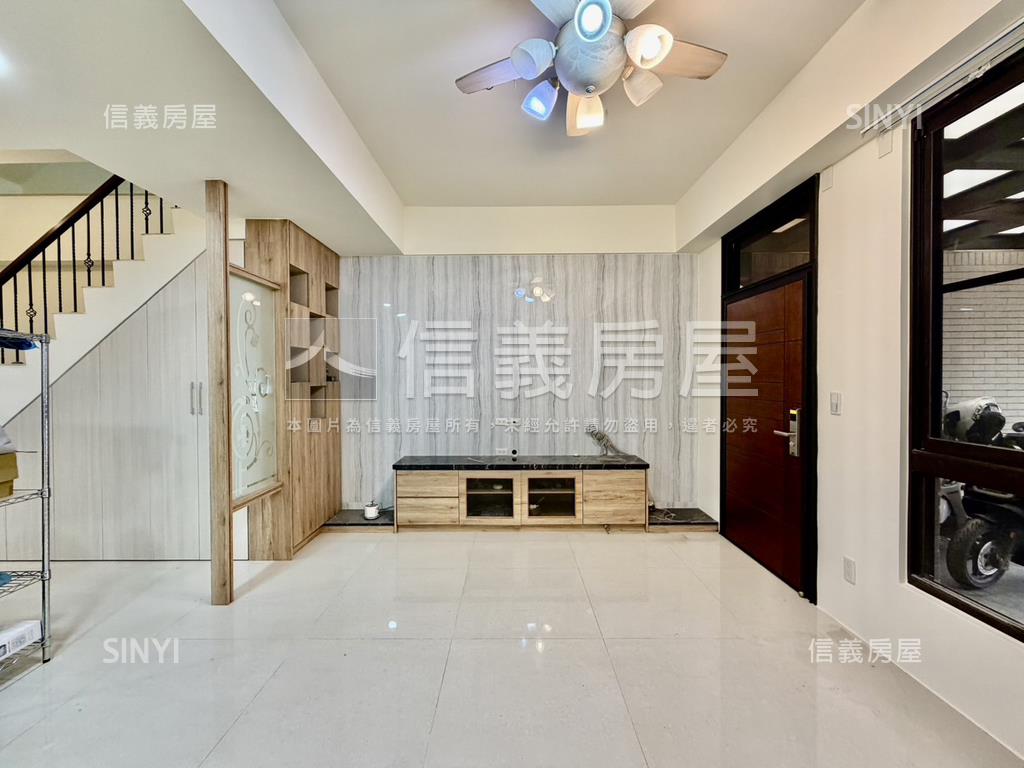 澤緣Ｔ－ＨＯＵＳＥ面馬路房屋室內格局與周邊環境