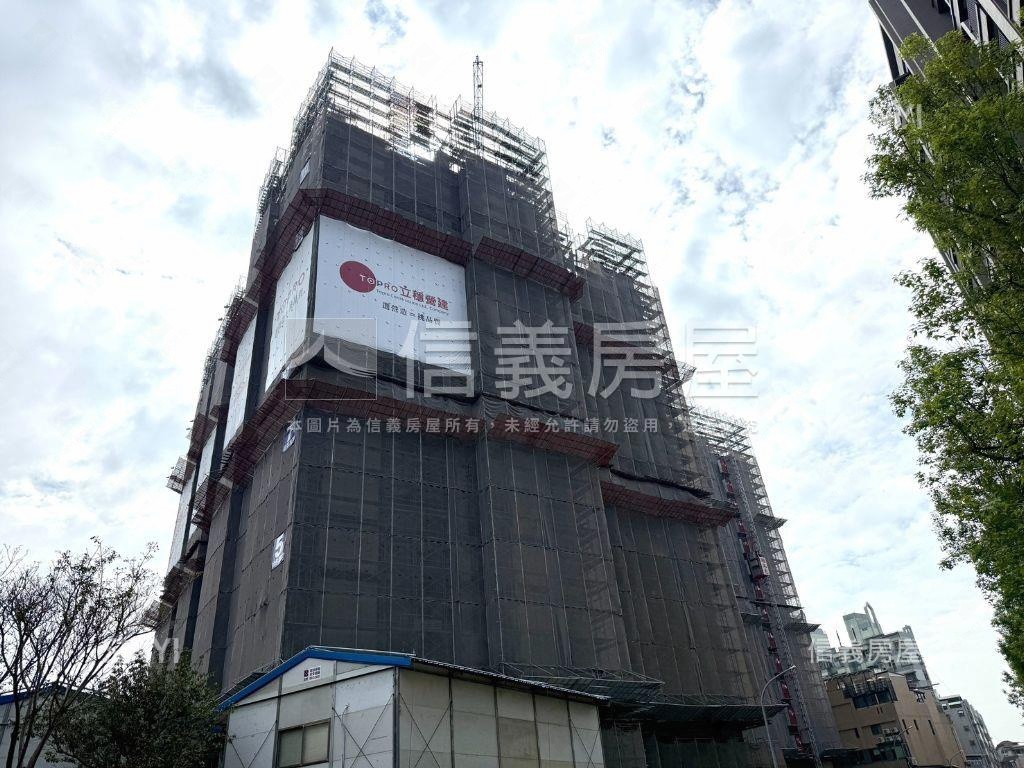 夯悅見山低總兩房熱鬧宅房屋室內格局與周邊環境