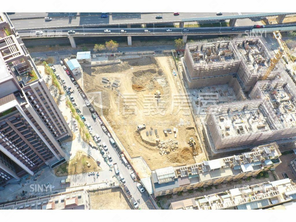 夯悅見山低總兩房熱鬧宅房屋室內格局與周邊環境