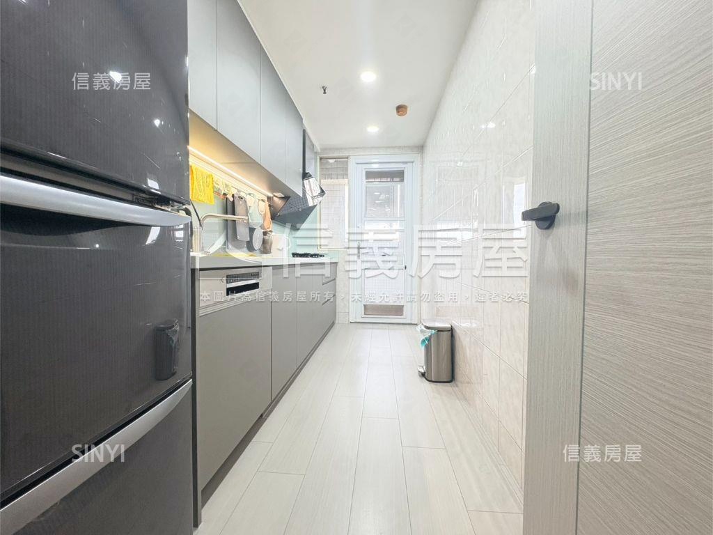 近建工高醫高樓４房有車位房屋室內格局與周邊環境