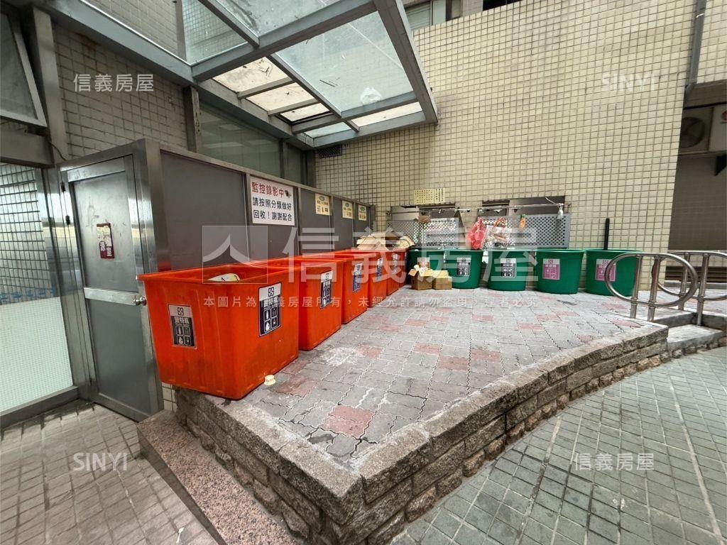 近建工高醫高樓４房有車位房屋室內格局與周邊環境