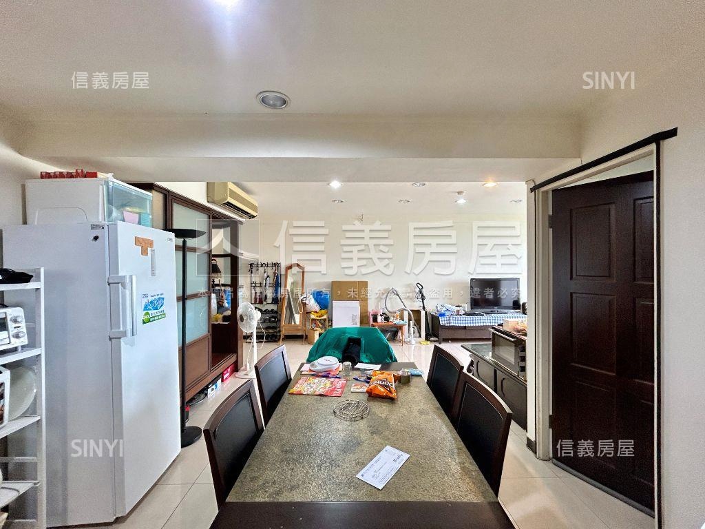 水築館面河景三房車位房屋室內格局與周邊環境