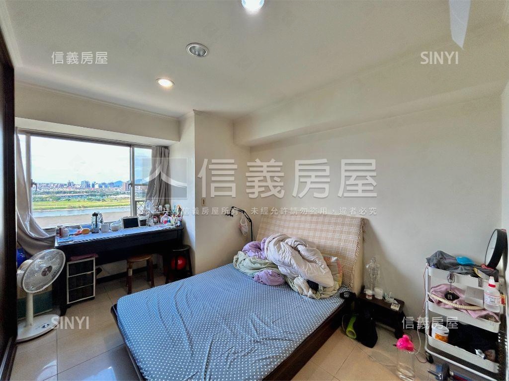 水築館面河景三房車位房屋室內格局與周邊環境