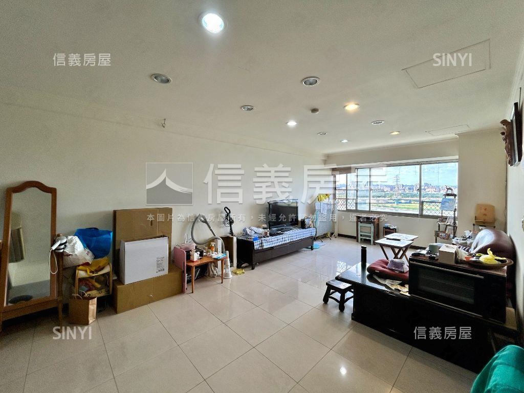 水築館面河景三房車位房屋室內格局與周邊環境