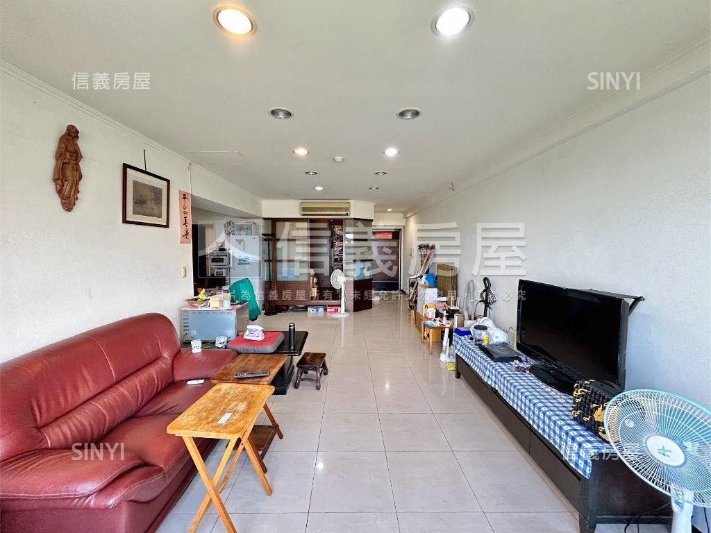 水築館面河景三房車位房屋室內格局與周邊環境