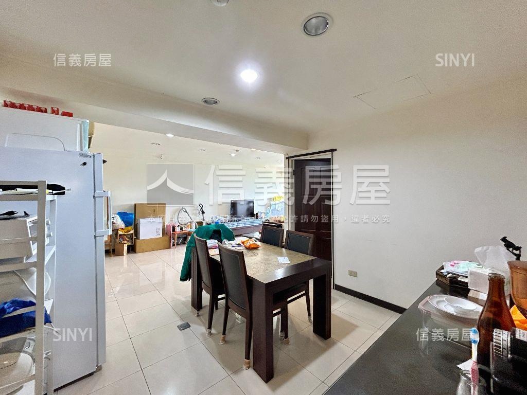 水築館面河景三房車位房屋室內格局與周邊環境