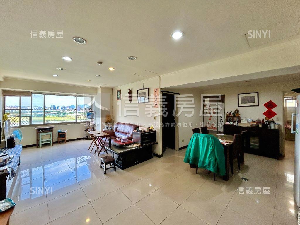 水築館面河景三房車位房屋室內格局與周邊環境