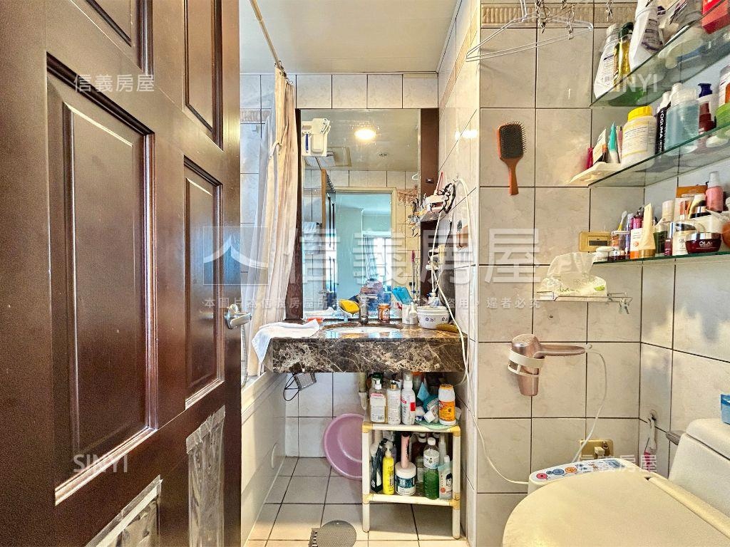 水築館面河景三房車位房屋室內格局與周邊環境