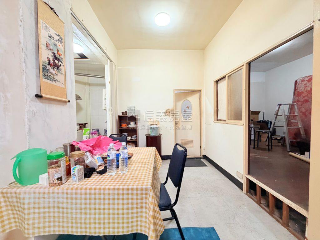 板橋站。稀有低總公寓２樓房屋室內格局與周邊環境