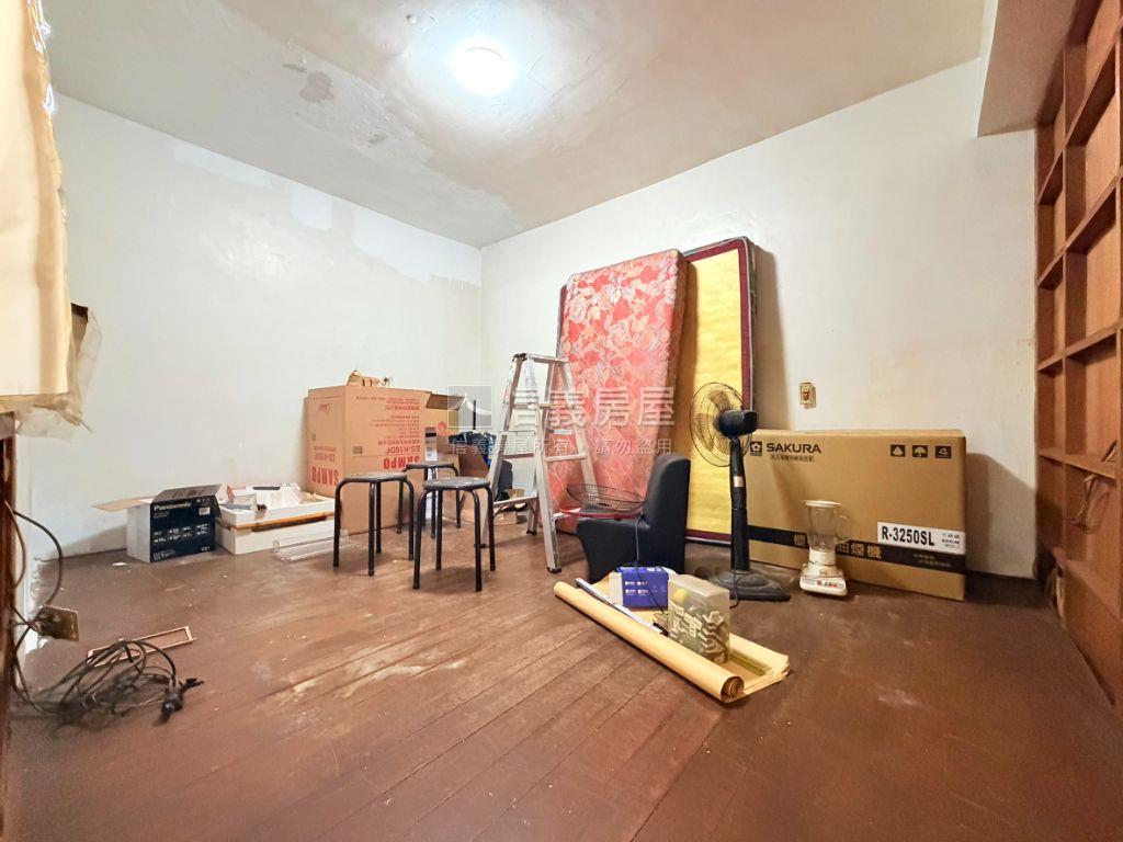 板橋站。稀有低總公寓２樓房屋室內格局與周邊環境