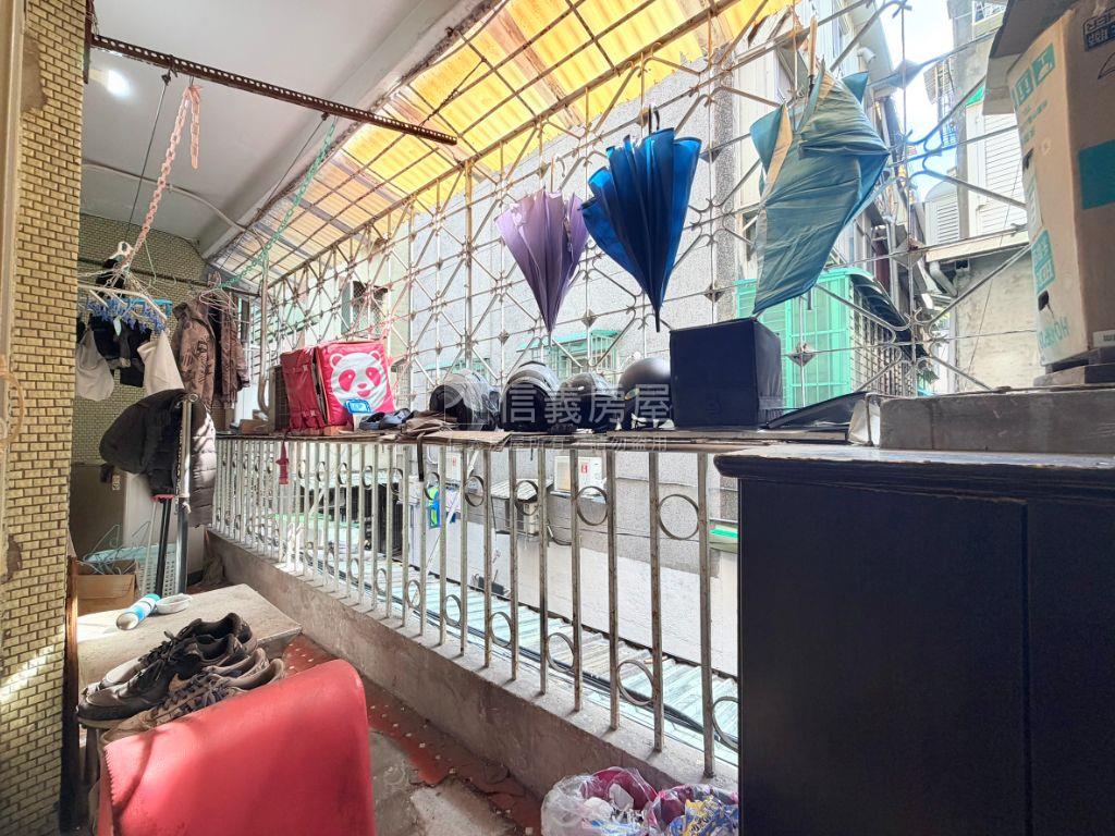 板橋站。稀有低總公寓２樓房屋室內格局與周邊環境
