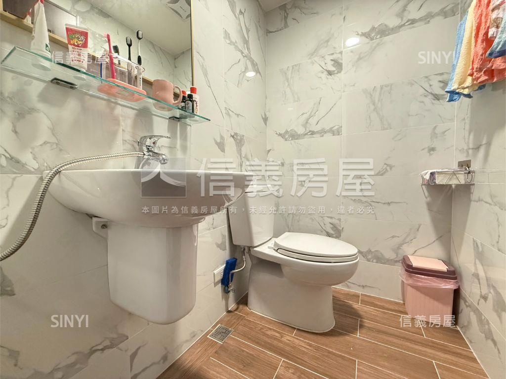 近科工館輕屋齡電梯車墅房屋室內格局與周邊環境