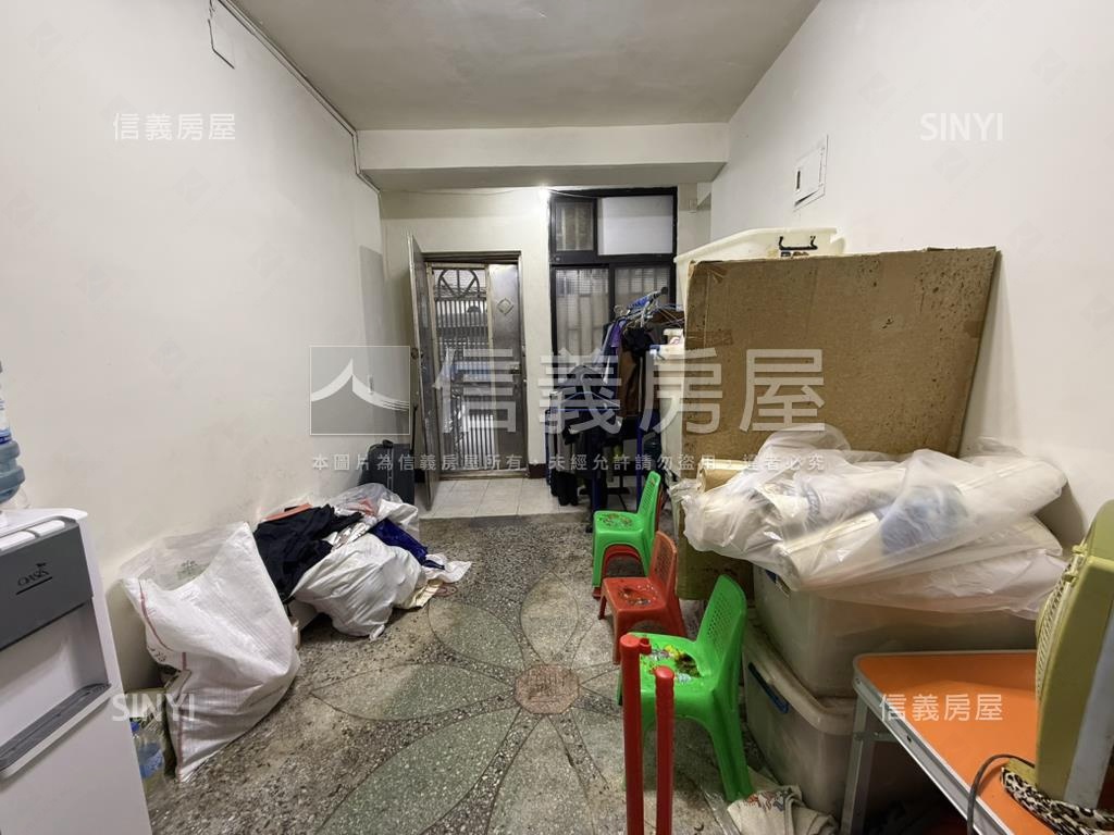 近市場邊間優質一樓房屋室內格局與周邊環境