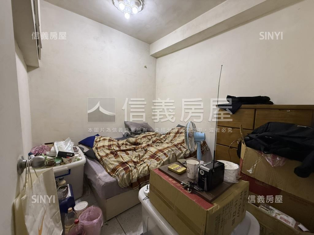 近市場邊間優質一樓房屋室內格局與周邊環境