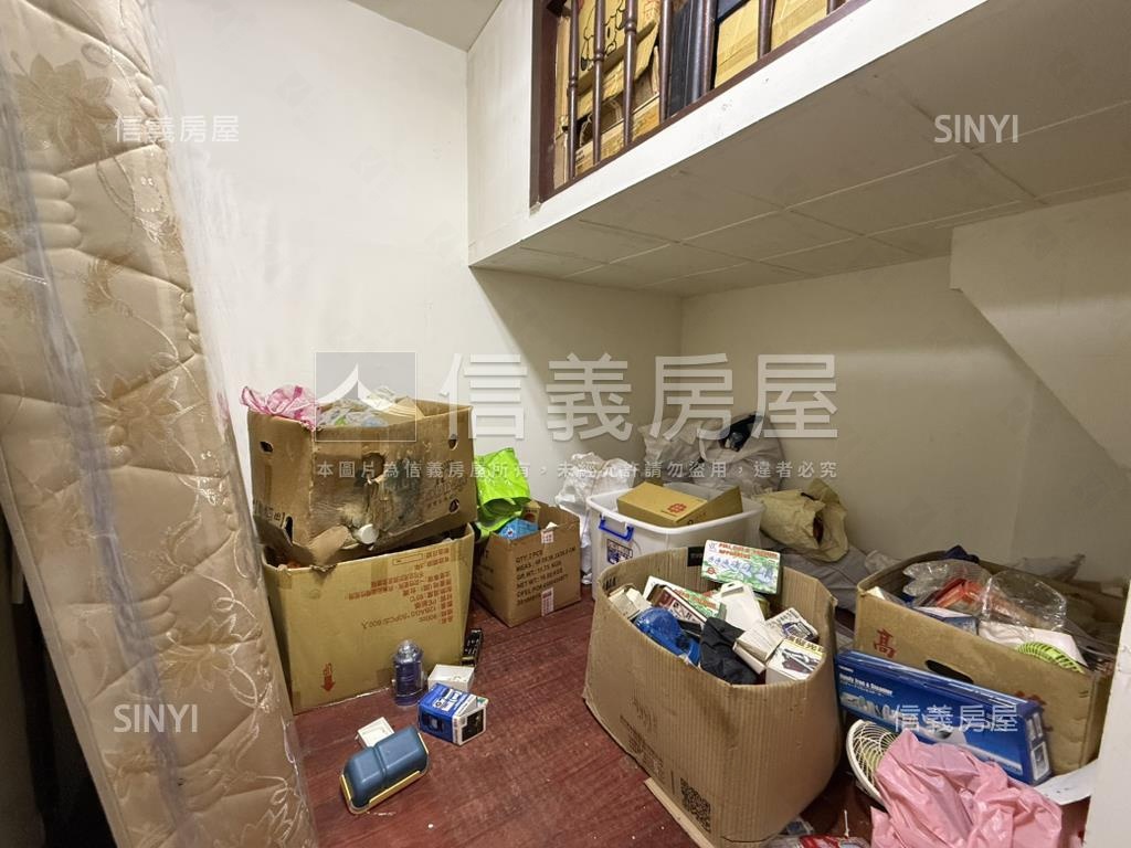 近市場邊間優質一樓房屋室內格局與周邊環境