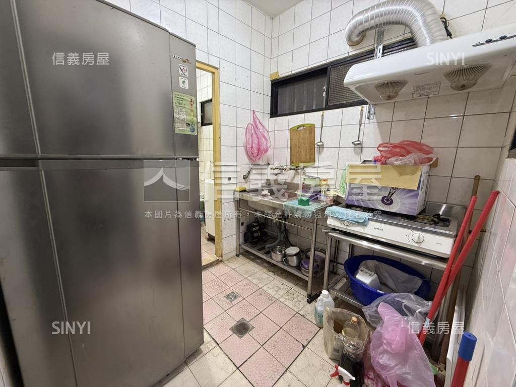近市場邊間優質一樓房屋室內格局與周邊環境