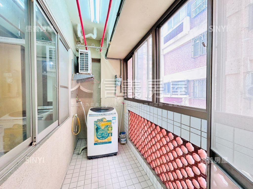 中正路三房一室含車位房屋室內格局與周邊環境