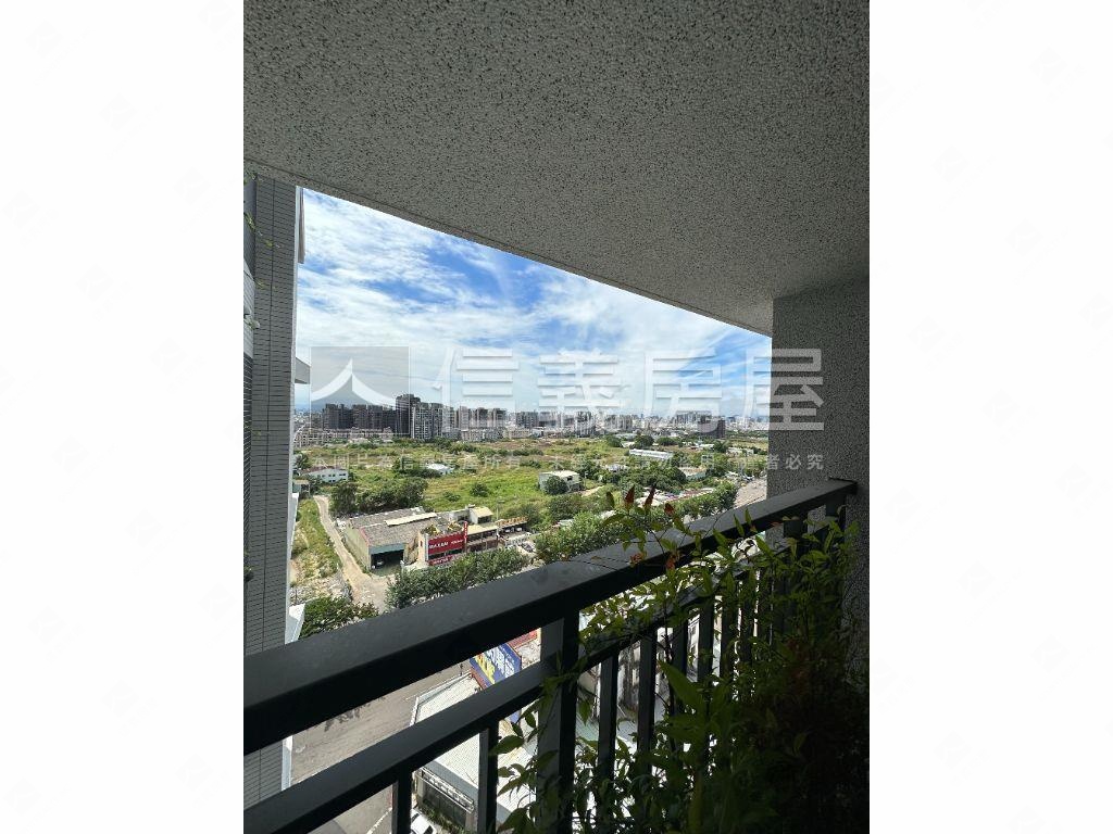 人人幸福中高樓層三房平車房屋室內格局與周邊環境