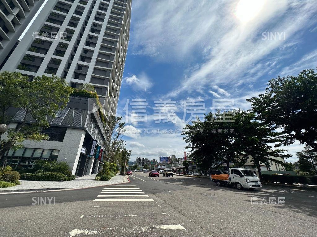 人人幸福中高樓層三房平車房屋室內格局與周邊環境