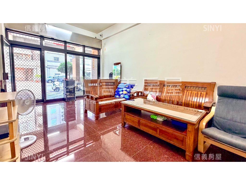 近家樂福楠梓高中美透天房屋室內格局與周邊環境