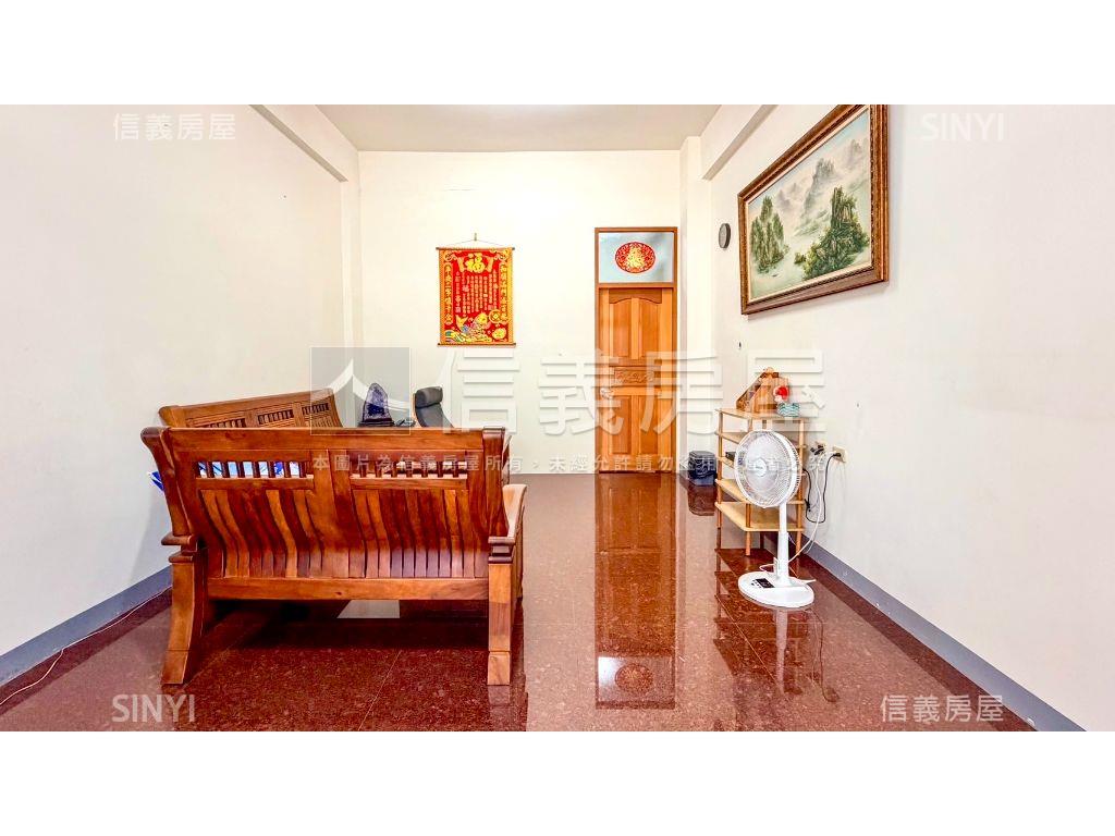 近家樂福楠梓高中美透天房屋室內格局與周邊環境