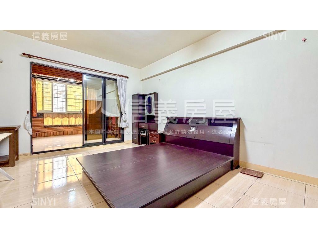 近家樂福楠梓高中美透天房屋室內格局與周邊環境