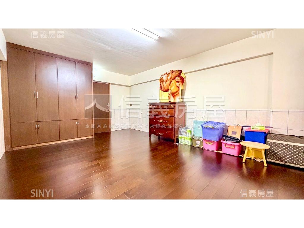 近家樂福楠梓高中美透天房屋室內格局與周邊環境