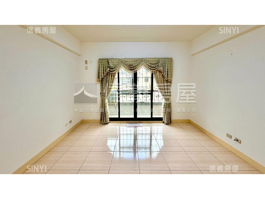 近家樂福楠梓高中美透天房屋室內格局與周邊環境