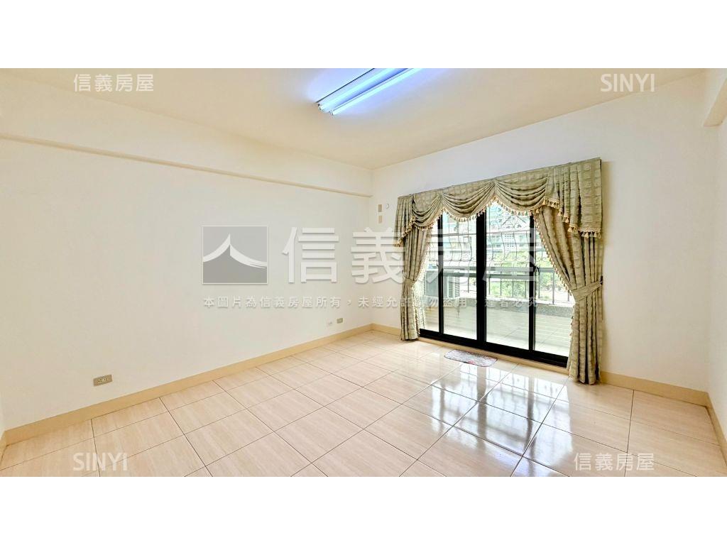 近家樂福楠梓高中美透天房屋室內格局與周邊環境