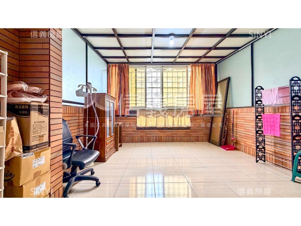 近家樂福楠梓高中美透天房屋室內格局與周邊環境