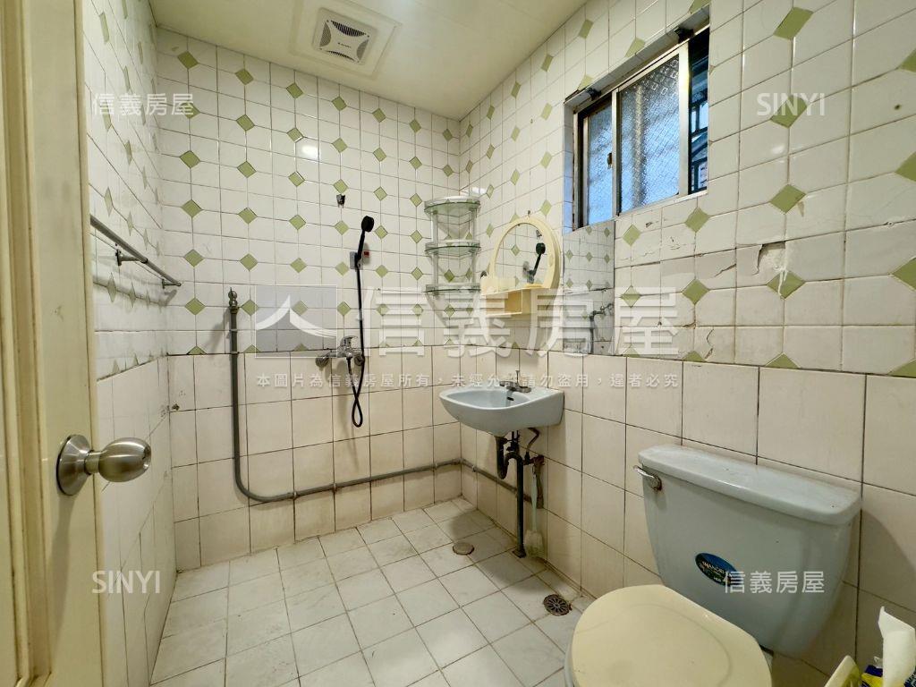 鳳山車站悠居大戶公寓一樓房屋室內格局與周邊環境