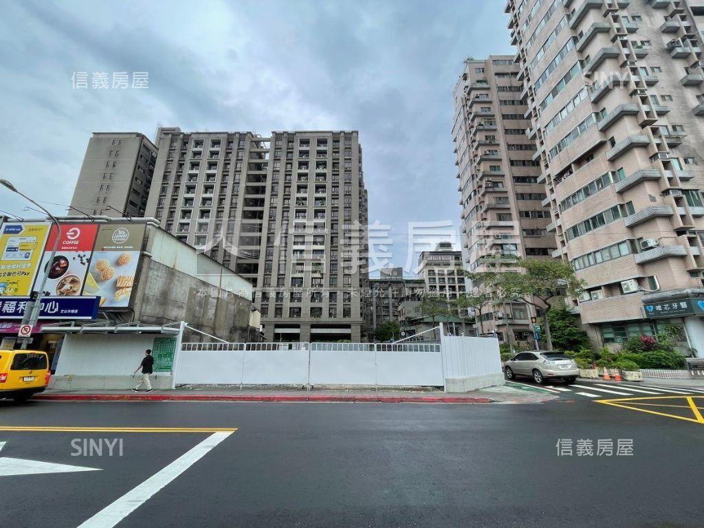 象山主人（Ａ３）二房車位房屋室內格局與周邊環境