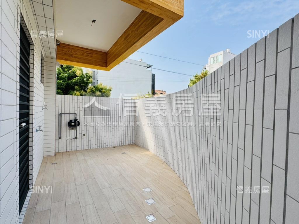 文賢街全新四房車墅房屋室內格局與周邊環境