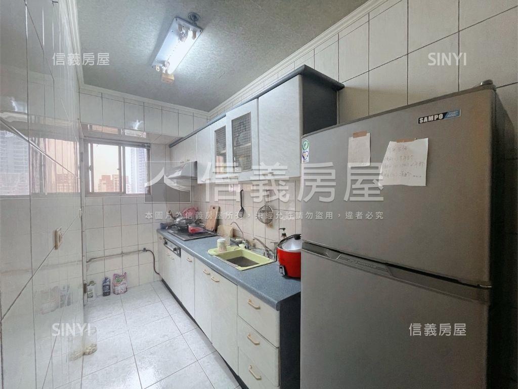 高鐵公園高樓大四房房屋室內格局與周邊環境