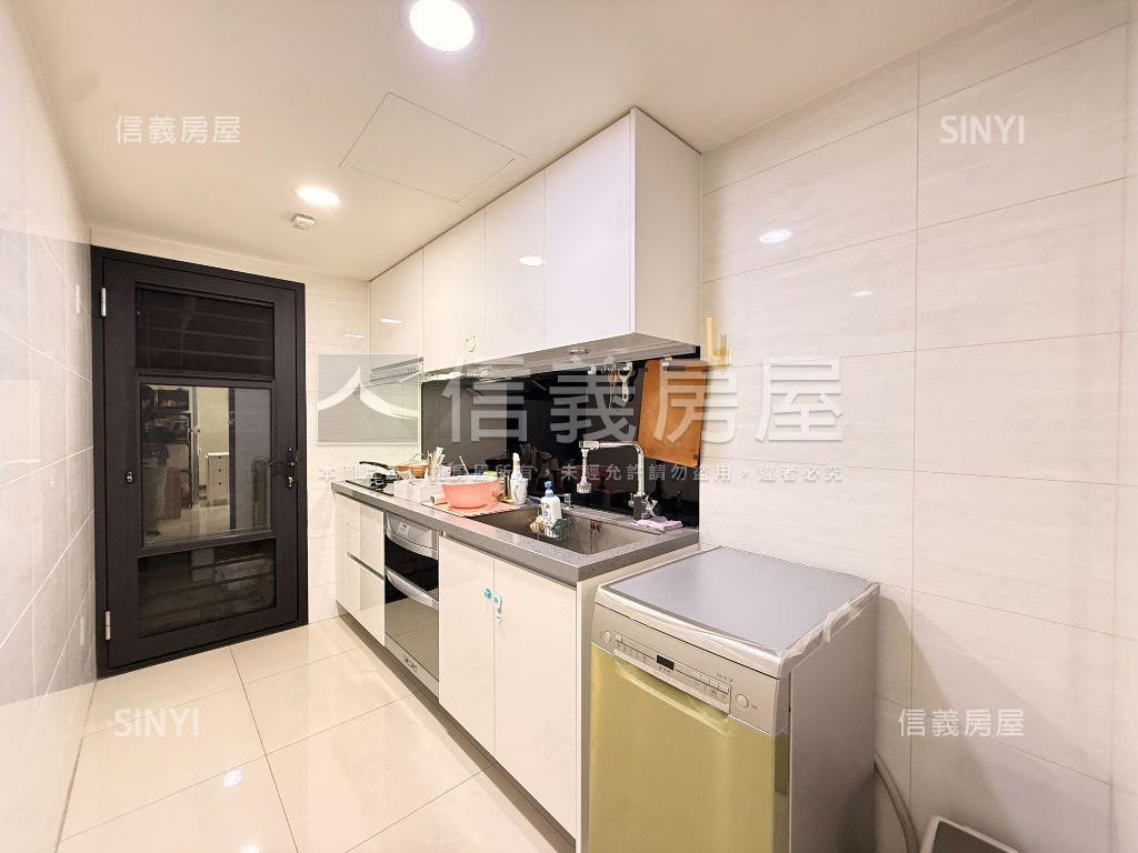 崇德１１期三房平車房屋室內格局與周邊環境